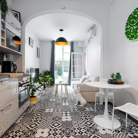 Homestay French Style Modern With Terrace Nice